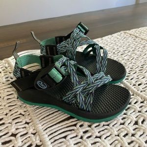Toddler Boys Chacos size 10 EUC!